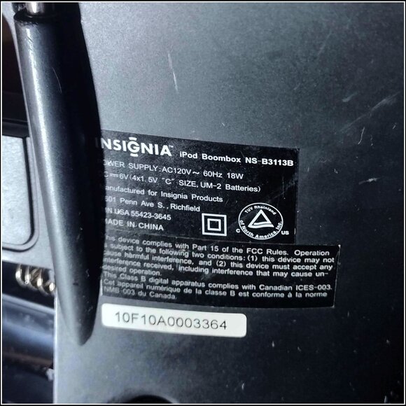 Insignia Ipod Boombox - Picture 10 of 12